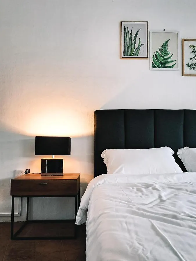 111 Hutton Lane Hostel George Town